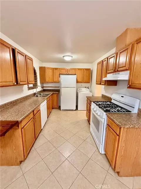 305 Beverly Ave, Barstow, CA 92311 photo 6