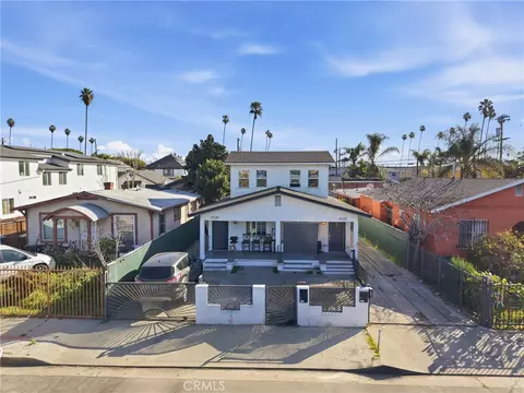 6530 Denver, Los Angeles, CA 90044