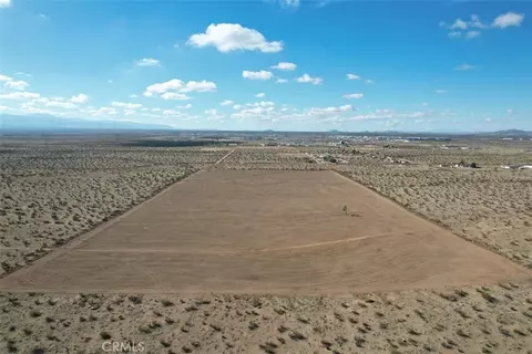 9 Bellflower St, Adelanto, CA 92301