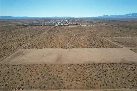 7 Jonathan St, Adelanto, CA 92301 photo 18
