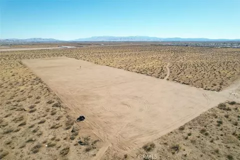7 Jonathan St, Adelanto, CA 92301