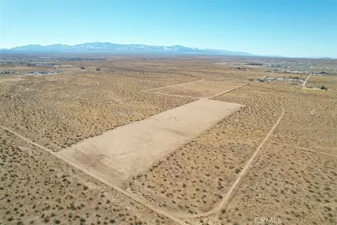 7 Jonathan St, Adelanto, CA 92301 photo 16