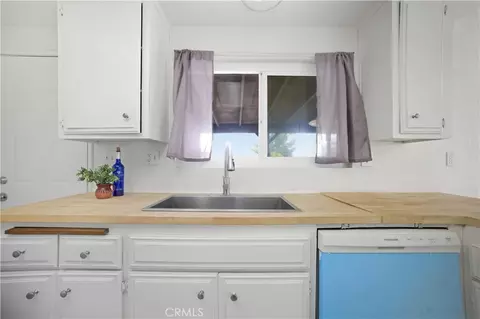Kitchen - 26763 Cumberland, Helendale, CA 92342 photo 2 of 2