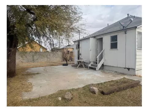 136 N K, Needles, CA 92363 photo 6