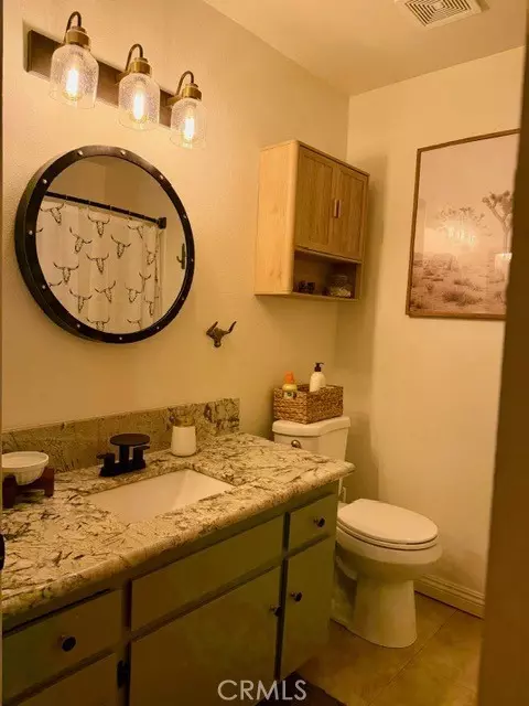 Bath - 4823 Jackson St #A, Riverside, CA 92503 photo 1 of 1