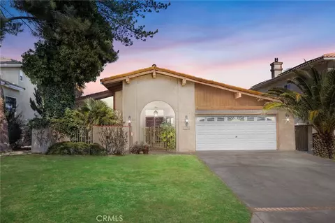 17800 Cresta Blanca Dr, Victorville, CA 92395