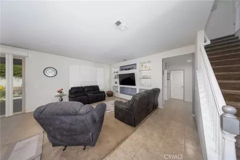 Entry Way - 1102 Moraga Ave, Perris, CA 92571 photo 2 of 8