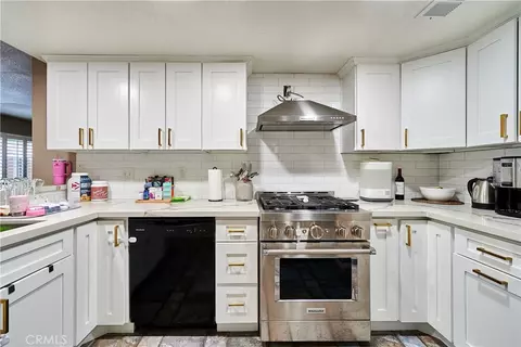 Kitchen - 6949 Laguna Pl #B1, Rancho Cucamonga, CA 91701 photo 2 of 4