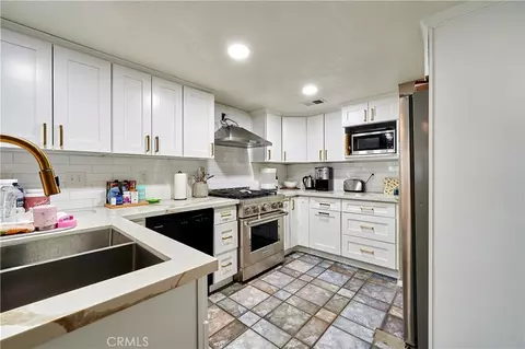 Kitchen - 6949 Laguna Pl #B1, Rancho Cucamonga, CA 91701 photo 1 of 4