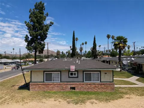 1195 W Spring St, Riverside, CA 92507 photo 2