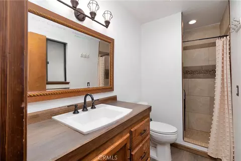 Bath - 19801 Talihina Rd, Apple Valley, CA 92307 photo 1 of 2