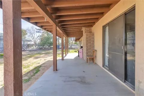 Exterior - 19801 Talihina Rd, Apple Valley, CA 92307 photo 3 of 5