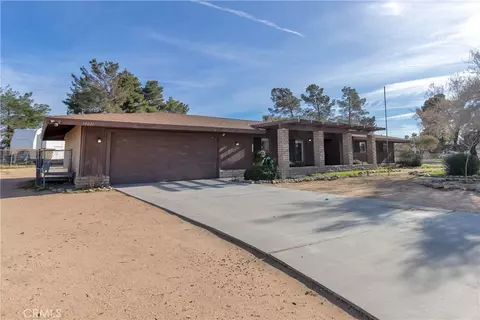 Exterior - 19801 Talihina Rd, Apple Valley, CA 92307 photo 2 of 5