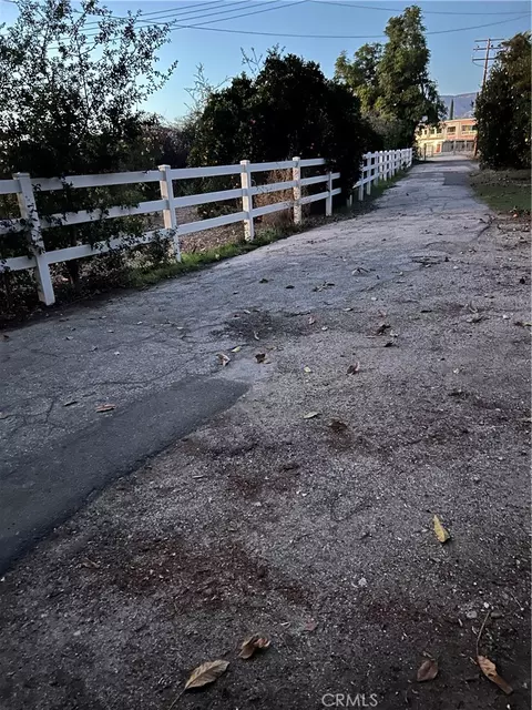 400 Walnut Ave, Redlands, CA 92373 photo 2