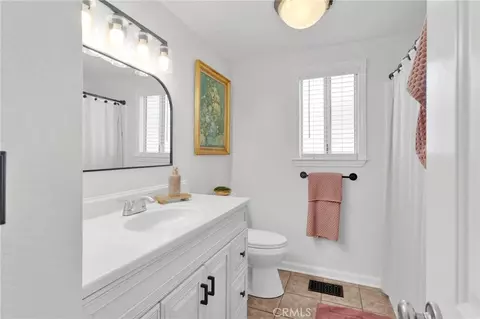 Bath - 5313 Basel Dr, Wrightwood, CA 92397 photo 1 of 4