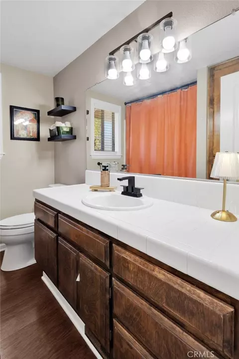 Bath - 5313 Basel Dr, Wrightwood, CA 92397 photo 4 of 4