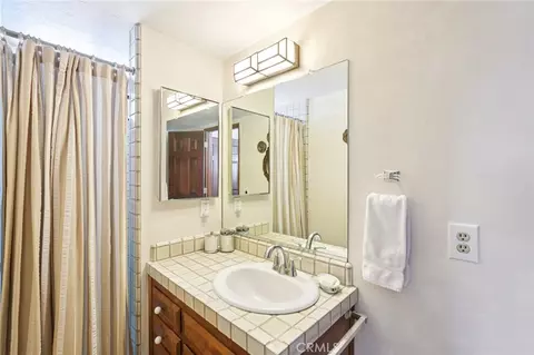 Bath - 27403 Alpen Dr, Lake Arrowhead, CA 92352 photo 1 of 3