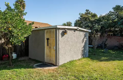 Exterior - 7032 Somerset, Paramount, CA 90723 photo 12 of 12