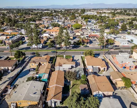 View/Area - 7032 Somerset, Paramount, CA 90723 photo 3 of 7