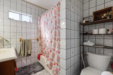 Bath - 7032 Somerset, Paramount, CA 90723 photo 6 of 6