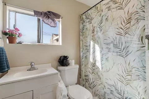 Bath - 7032 Somerset, Paramount, CA 90723 photo 5 of 6