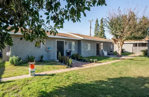 Exterior - 7032 Somerset, Paramount, CA 90723 photo 11 of 12