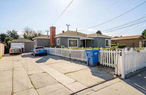 Exterior - 7032 Somerset, Paramount, CA 90723 photo 8 of 12