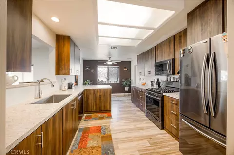 Kitchen - 14336 Galleon, Helendale, CA 92342 photo 2 of 4