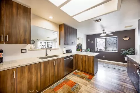 Kitchen - 14336 Galleon, Helendale, CA 92342 photo 3 of 4