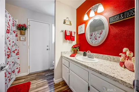 Bath - 14336 Galleon, Helendale, CA 92342 photo 3 of 3