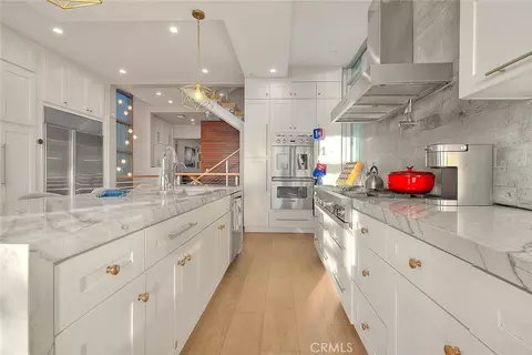 Kitchen - 99 Surfside, Surfside, CA 90743 photo 10 of 11