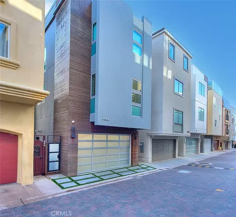 99 Surfside, Surfside, CA 90743
