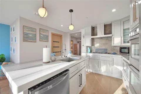 Kitchen - 99 Surfside, Surfside, CA 90743 photo 2 of 11