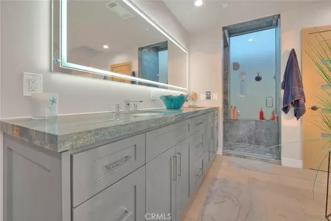 Bath - 99 Surfside, Surfside, CA 90743 photo 7 of 9