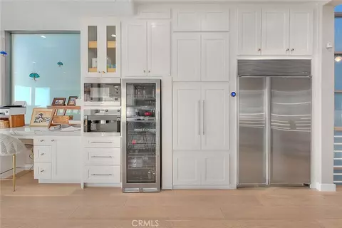 Kitchen - 99 Surfside, Surfside, CA 90743 photo 8 of 11