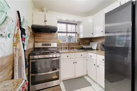 Kitchen - 8211 Wilbarn, Paramount, CA 90723 photo 4 of 4