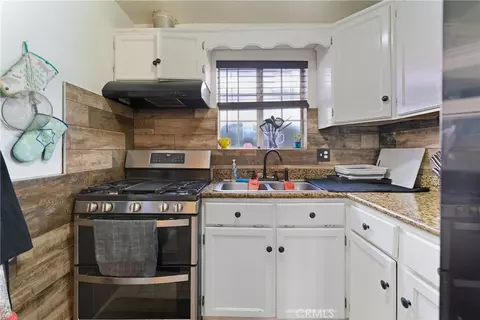 Kitchen - 8211 Wilbarn, Paramount, CA 90723 photo 3 of 4