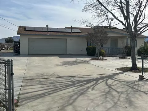 Exterior - 8915 3rd Ave, Hesperia, CA 92345 photo 2 of 5