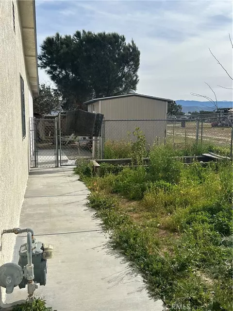 Exterior - 8915 3rd Ave, Hesperia, CA 92345 photo 5 of 5