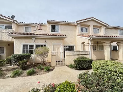 2160 Blackberry Cir, Oxnard, CA 93036