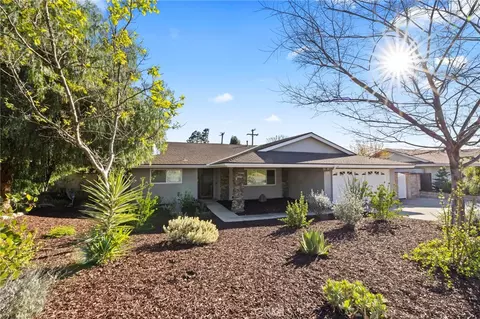 430 Chaparral Dr, Claremont, CA 91711