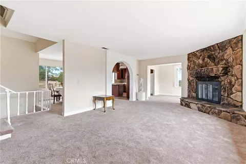 Living - 18785 Talisman, Hesperia, CA 92345 photo 4 of 5