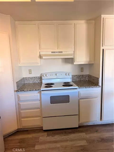 Kitchen - 16625 Central, Apple Valley, CA 92307 photo 1 of 2