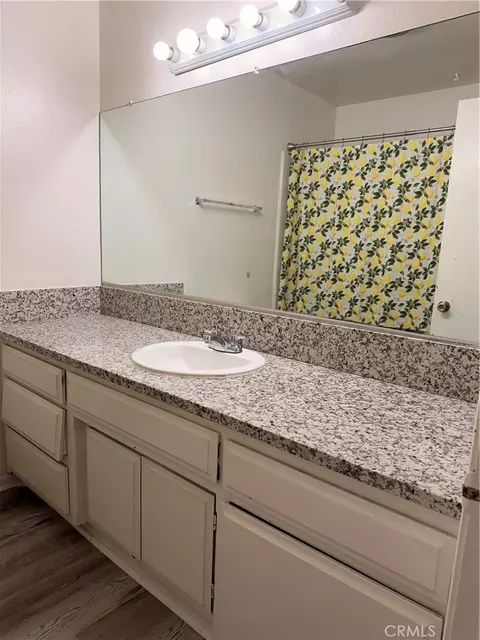 Bath - 16625 Central, Apple Valley, CA 92307 photo 2 of 4