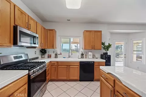 Kitchen - 4903 Edmonton, Fontana, CA 92336 photo 6 of 6