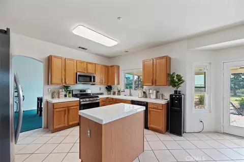 Kitchen - 4903 Edmonton, Fontana, CA 92336 photo 1 of 6