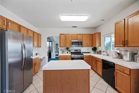 Kitchen - 4903 Edmonton, Fontana, CA 92336 photo 3 of 6