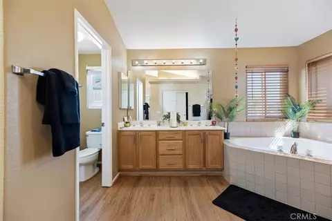 Bath - 4903 Edmonton, Fontana, CA 92336 photo 4 of 4