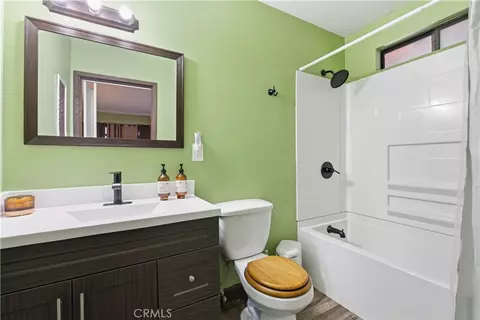 Bath - 44667 Barton, Sugarloaf, CA 92386 photo 2 of 2