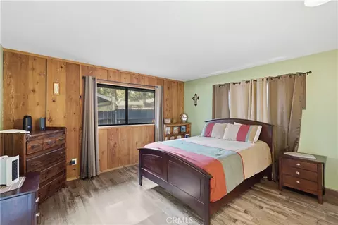 Bedroom - 44667 Barton, Sugarloaf, CA 92386 photo 3 of 5